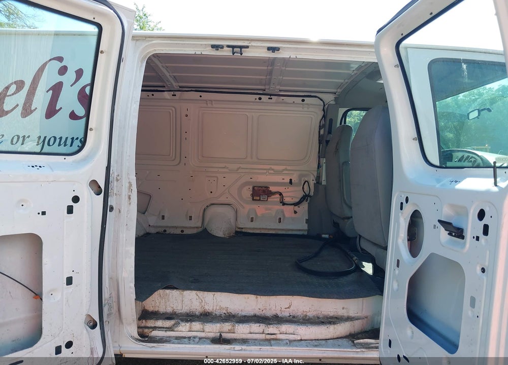 2001 FORD E-250 COMMERCIAL VIN: 1FTNE24221HB12977