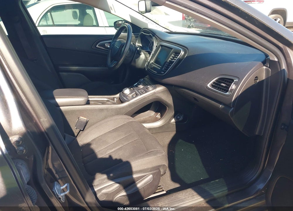 2016 CHRYSLER 200 VIN: 1C3CCCABXGN104695