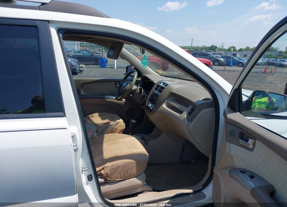 2008 KIA SPORTAGE VIN: KNDJE723187518711