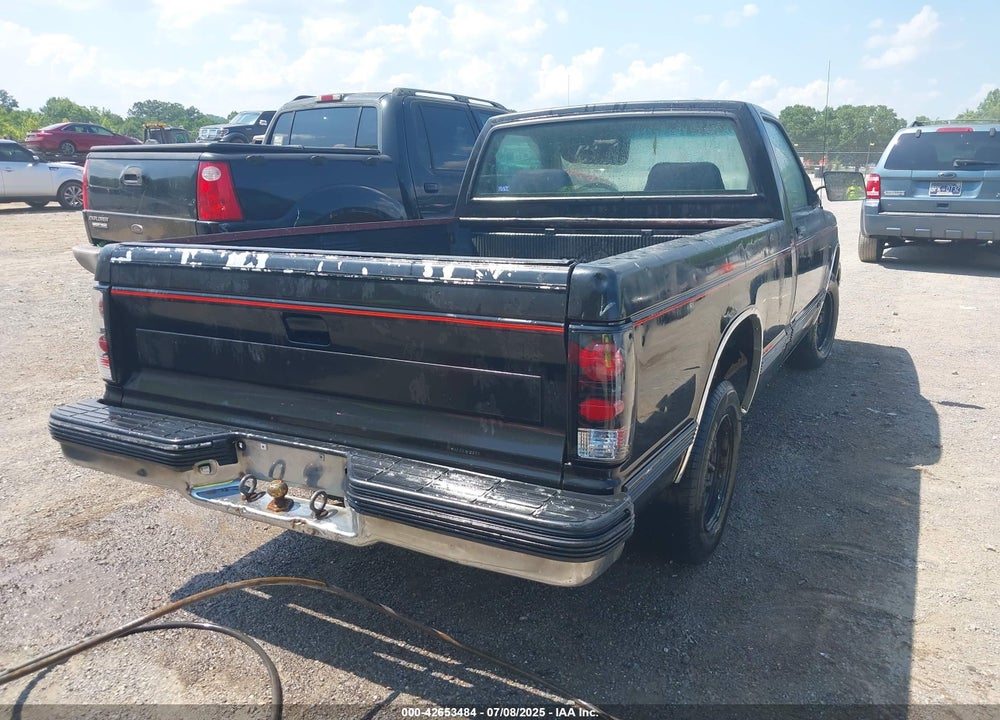 1993 CHEVROLET S TRUCK S10 VIN: 1GCCS14R8P8117858