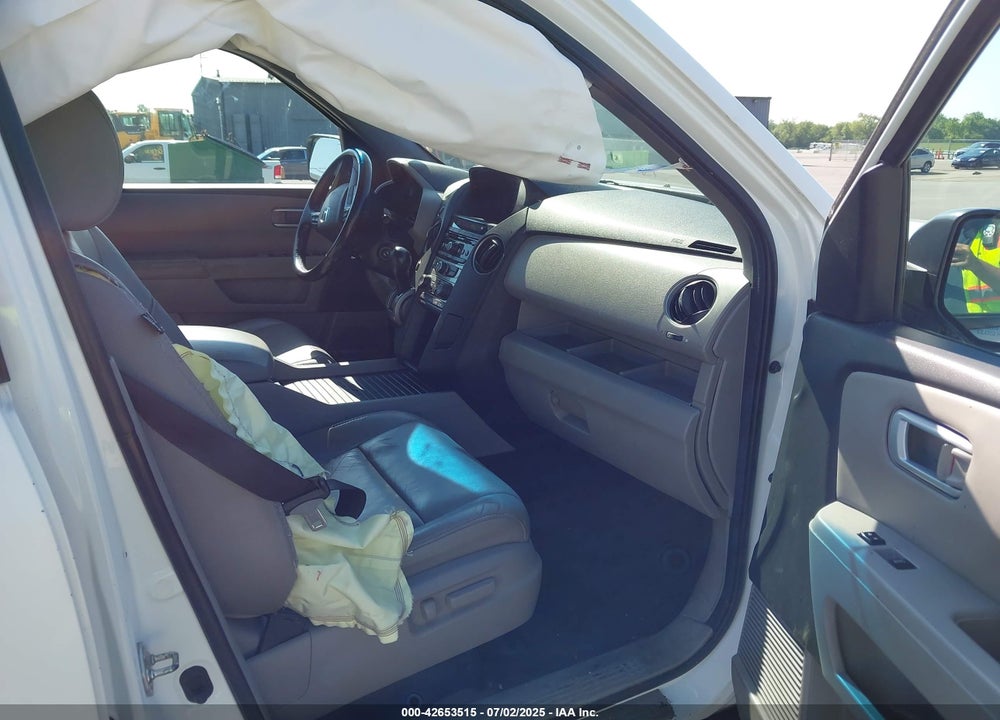 2014 HONDA PILOT VIN: 5FNYF4H51EB019366