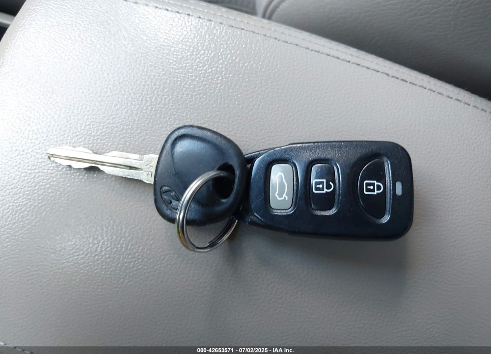 2008 HYUNDAI SONATA VIN: 5NPEU46C98H368002