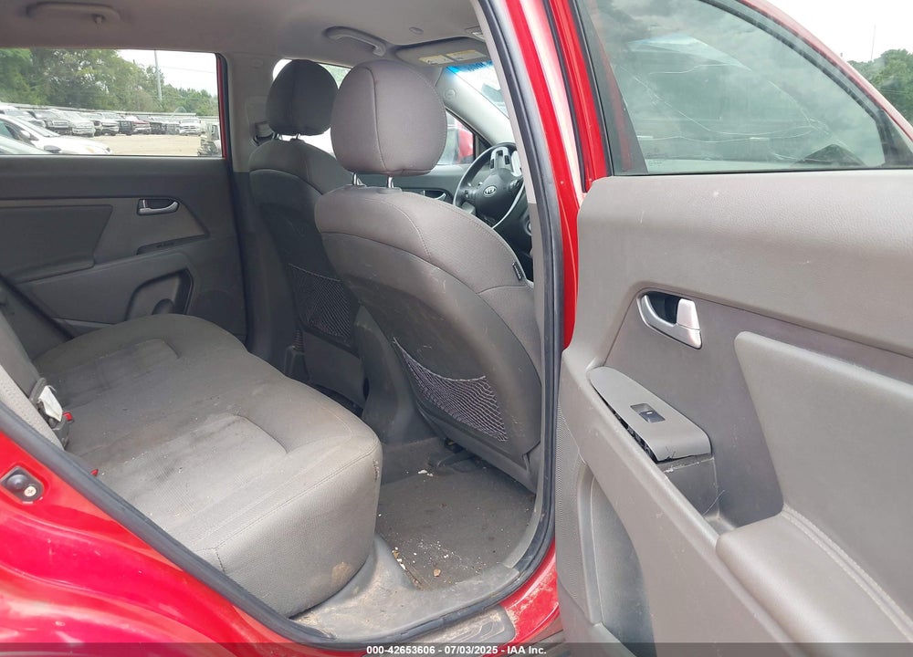 2011 KIA SPORTAGE VIN: KNDPBCA23B7095593