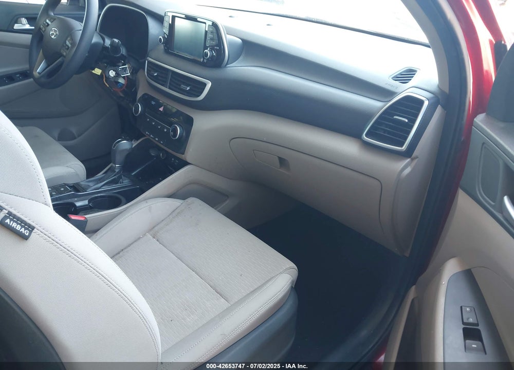 2021 HYUNDAI TUCSON VIN: KM8J23A40MU412138