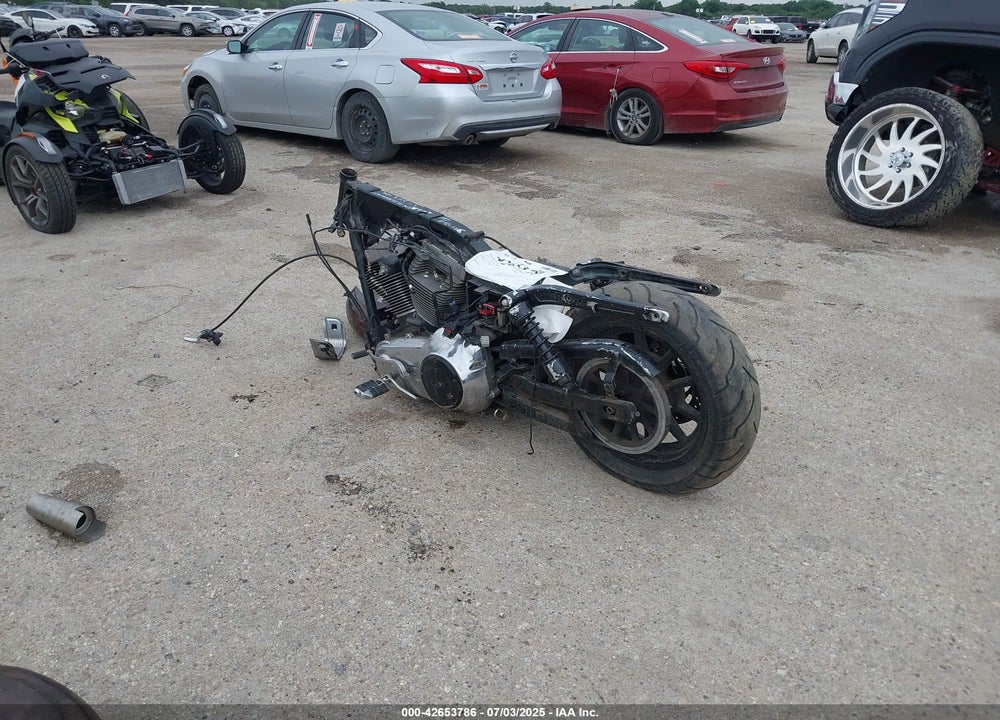 2015 HARLEY-DAVIDSON FXDL DYNA LOW RIDER VIN: 1HD1GNM35FC309809