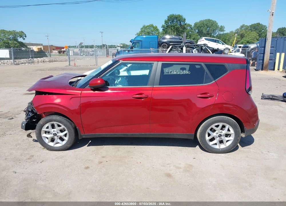 2023 KIA SOUL VIN: KNDJ23AU5P7188131
