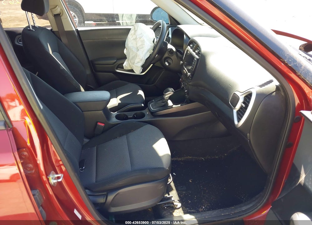 2023 KIA SOUL VIN: KNDJ23AU5P7188131