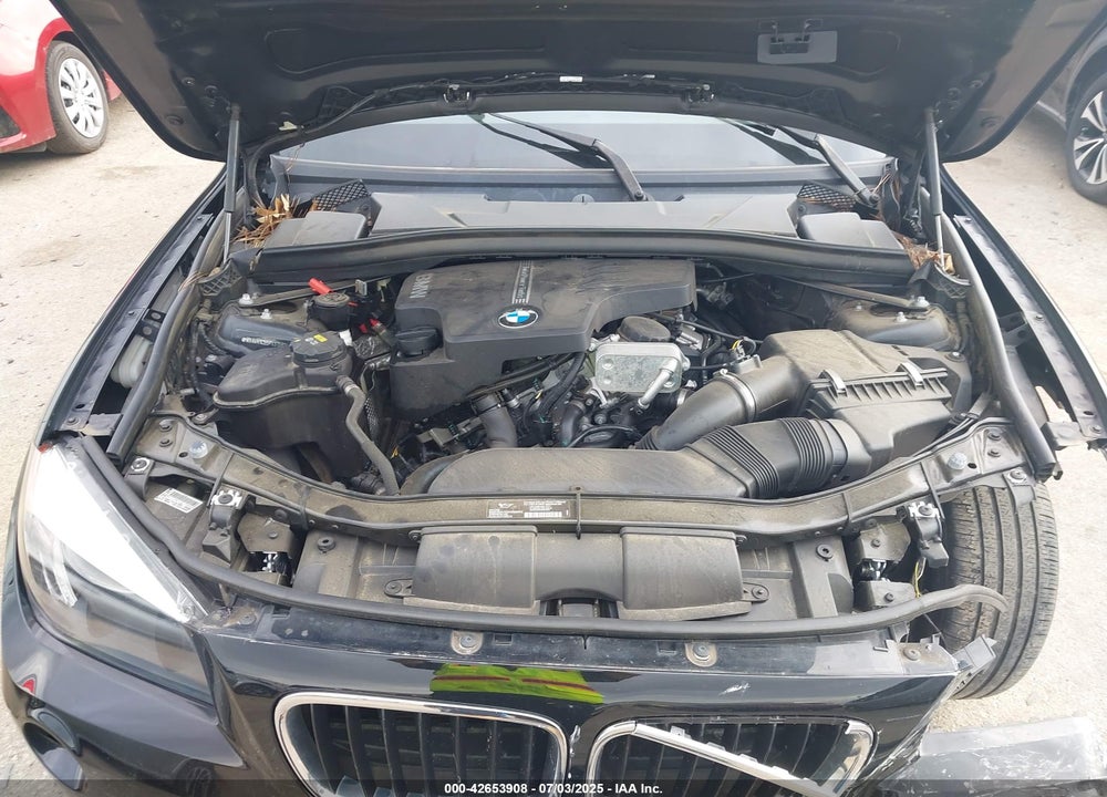 2015 BMW X1 VIN: WBAVM1C55FV315604