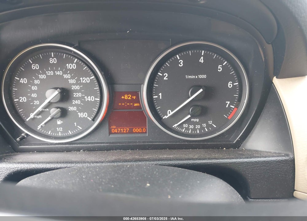 2015 BMW X1 VIN: WBAVM1C55FV315604