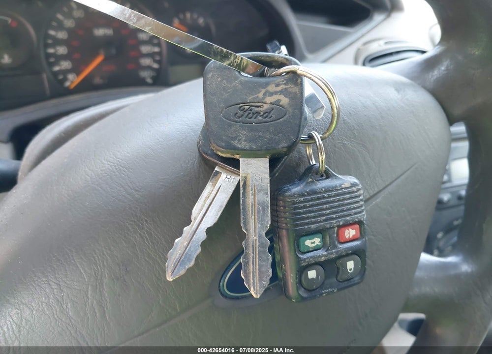 2004 FORD FOCUS SE VIN: 1FAFP36324W186481
