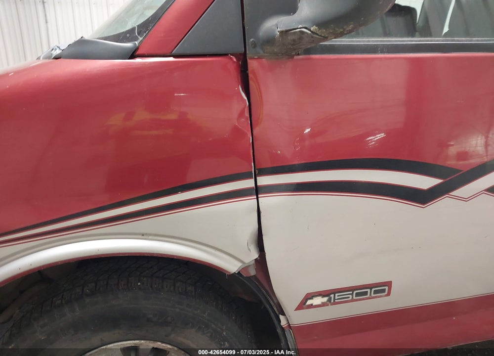1998 CHEVROLET CHEVY VAN G1500 VIN: 1GBFG15R0W1018380
