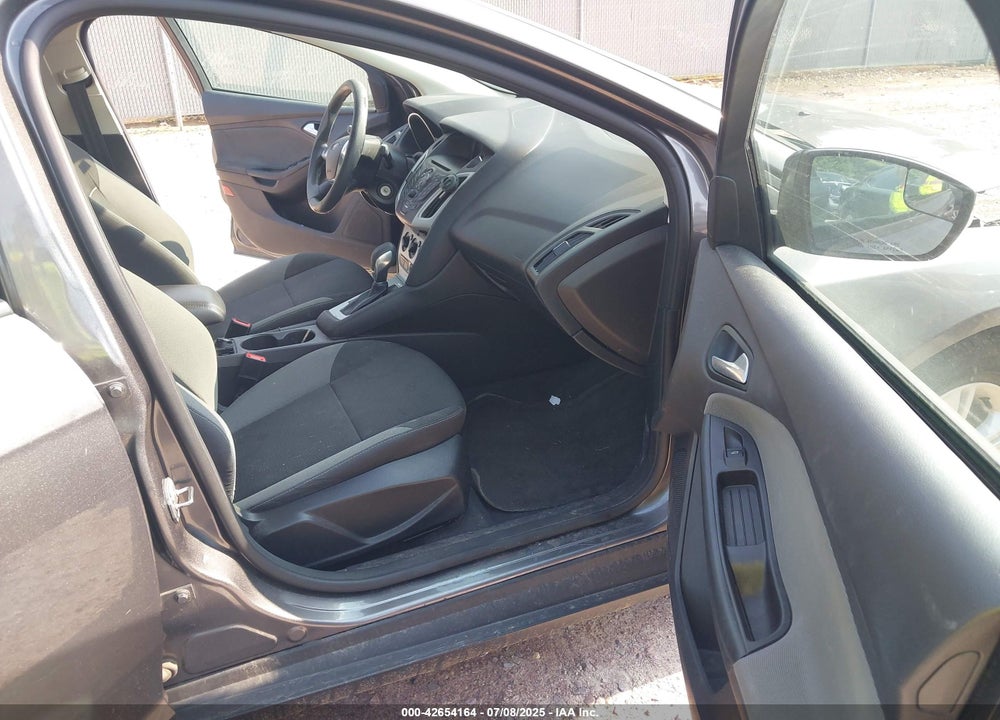 2014 FORD FOCUS VIN: 1FADP3F21EL405755
