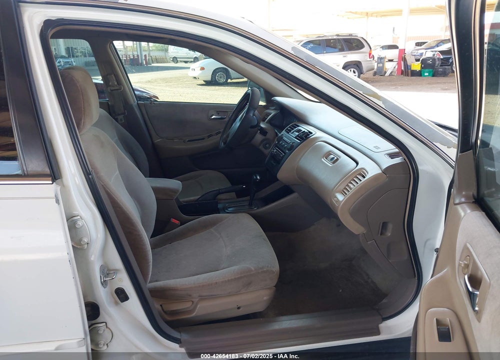 2002 HONDA ACCORD 2.3 LX VIN: 3HGCG56402G706370