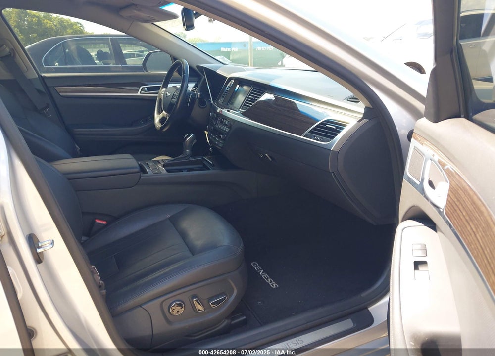 2016 HYUNDAI GENESIS VIN: KMHGN4JE1GU117425