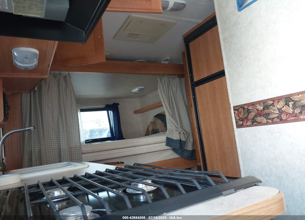 2007 UNDEFINED --- VIN: 4YDT240207B410230