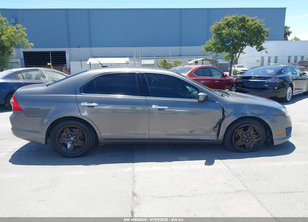 2011 FORD FUSION VIN: 3FAHP0HA0BR323839