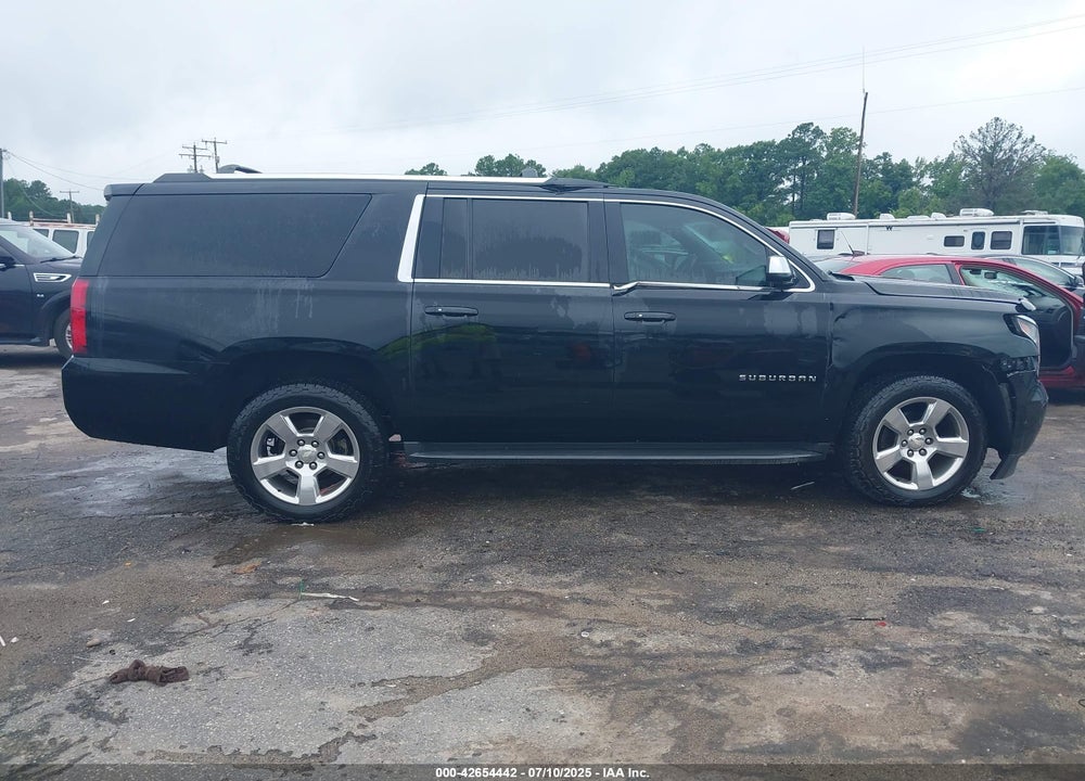 2017 CHEVROLET SUBURBAN VIN: 1GNSKHKC1HR146981