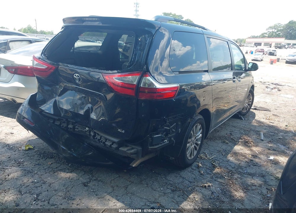 2017 TOYOTA SIENNA VIN: 5TDYZ3DC1HS855894