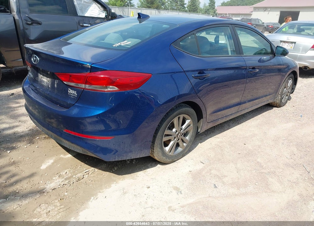 2018 HYUNDAI ELANTRA VIN: 5NPD84LF6JH319375