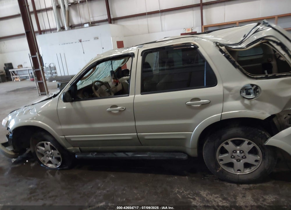 2005 FORD ESCAPE VIN: 1FMYU94135KA15985