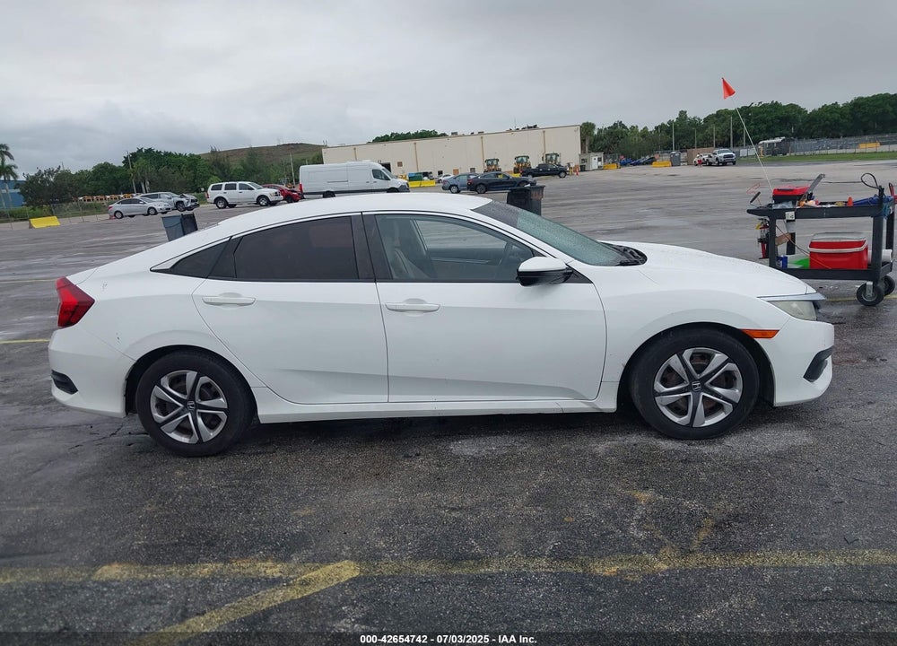 2018 HONDA CIVIC LX VIN: 19XFC2F57JE031061