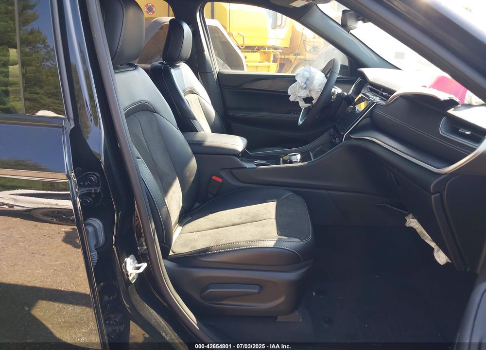 2024 JEEP GRAND CHEROKEE L ALTITUDE 4X4 VIN: 1C4RJKAGXR8591271