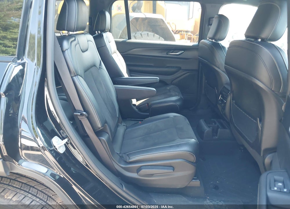 2024 JEEP GRAND CHEROKEE L ALTITUDE 4X4 VIN: 1C4RJKAGXR8591271