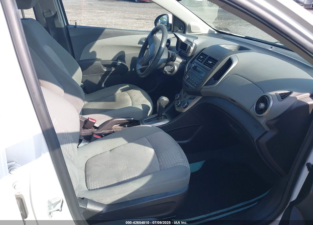 2014 CHEVROLET SONIC VIN: 1G1JA6SH8E4196267