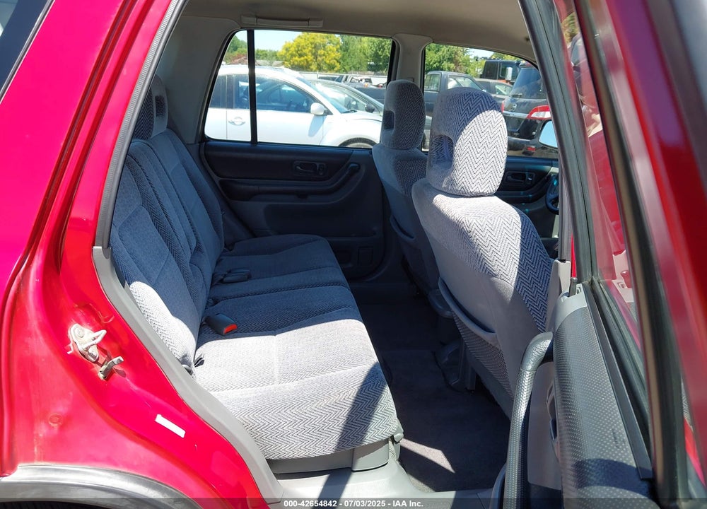 1998 HONDA CR-V LX VIN: JHLRD1843WC048966