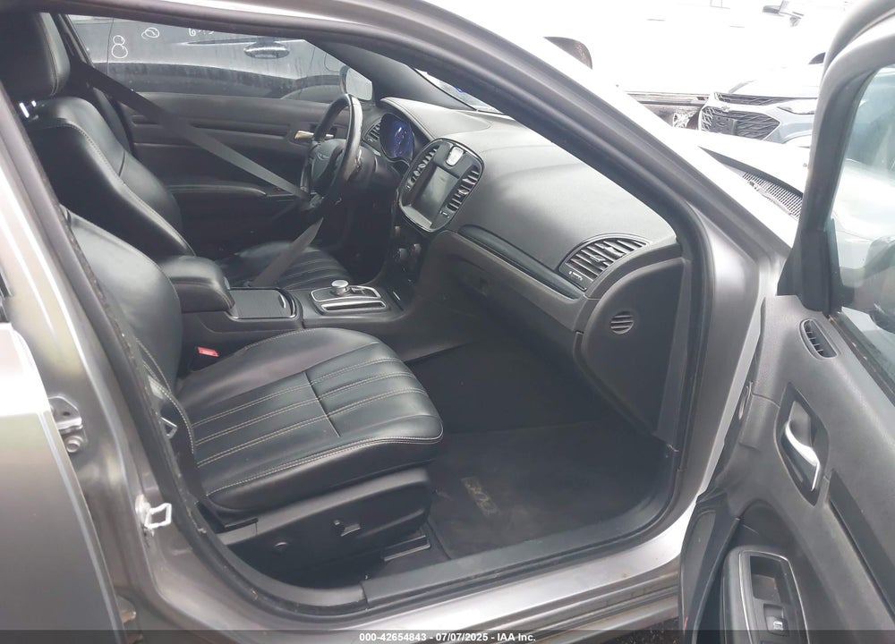 2015 CHRYSLER 300 VIN: 2C3CCABG6FH807684