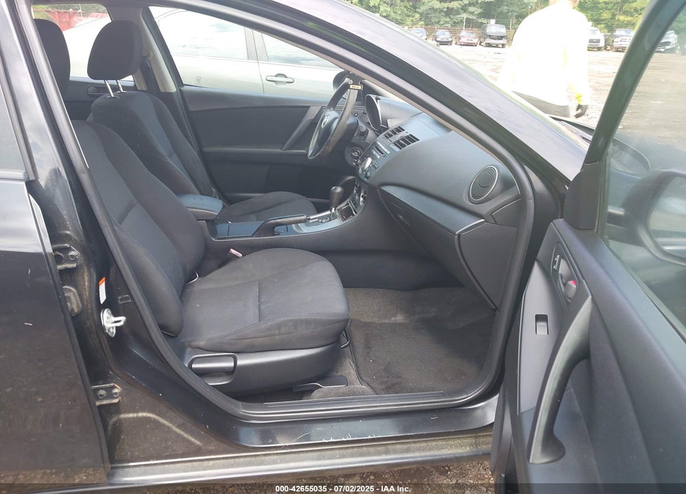 2011 MAZDA MAZDA3 VIN: JM1BL1UG9B1438171