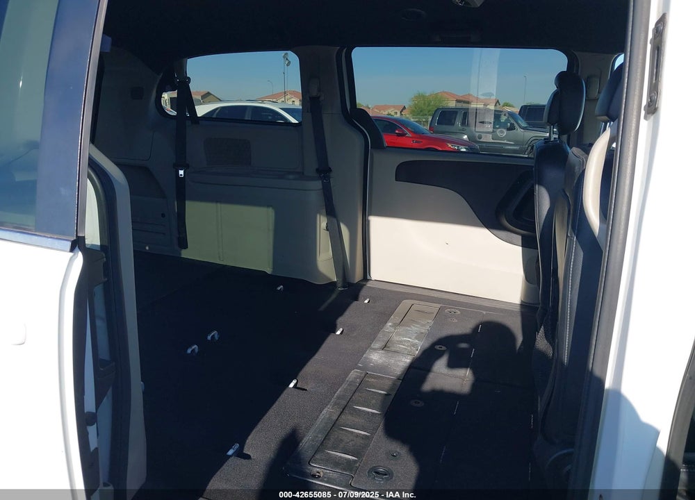 2017 DODGE GRAND CARAVAN VIN: 2C4RDGCG4HR685859