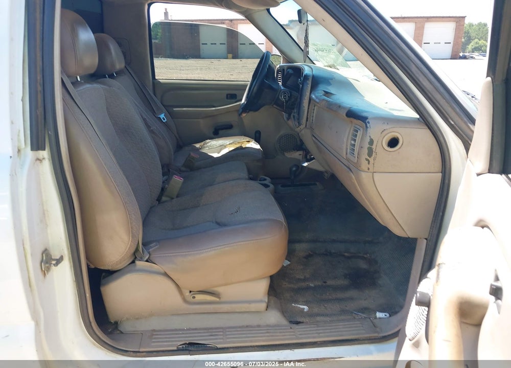 2005 GMC SIERRA 2500HD WORK TRUCK VIN: 1GTHK24UX5E148642