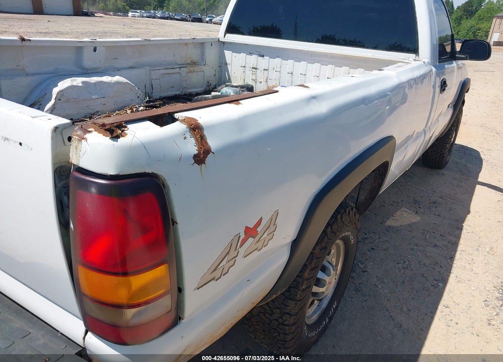 2005 GMC SIERRA 2500HD WORK TRUCK VIN: 1GTHK24UX5E148642