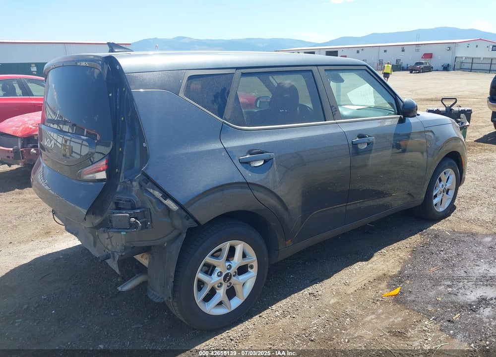 2023 KIA SOUL VIN: KNDJ23AU4P7885077