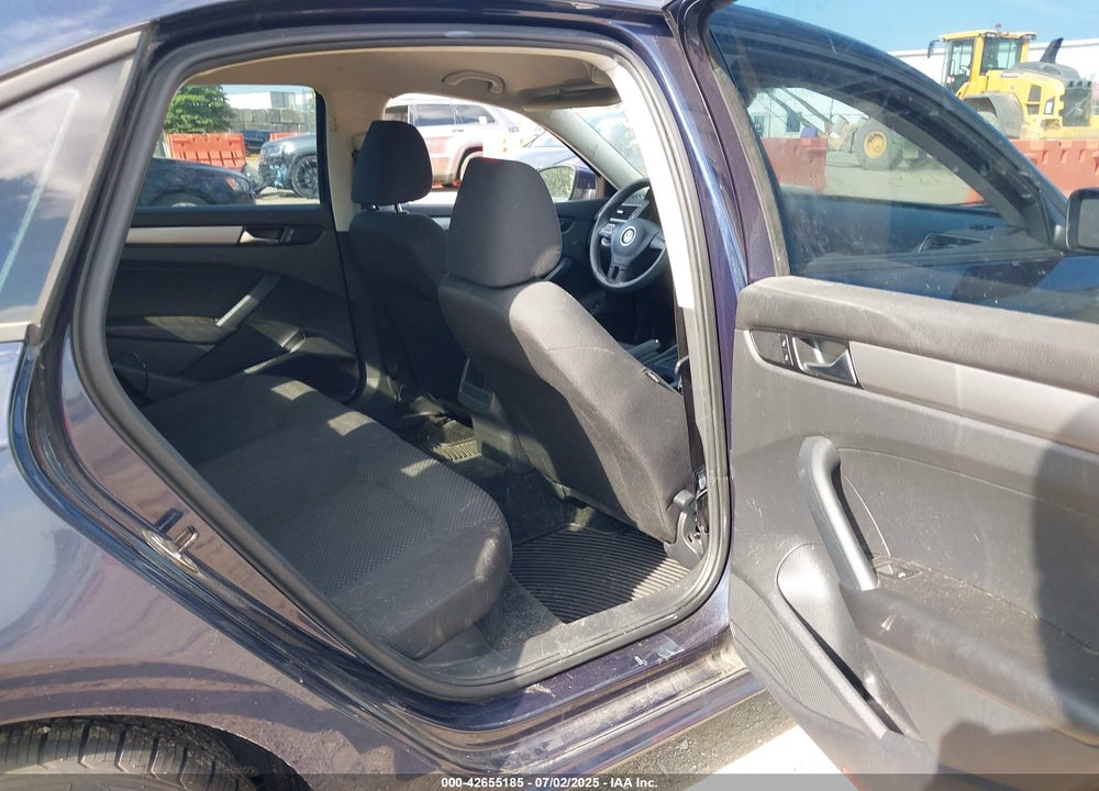 2013 VOLKSWAGEN PASSAT VIN: 1VWAP7A36DC023057
