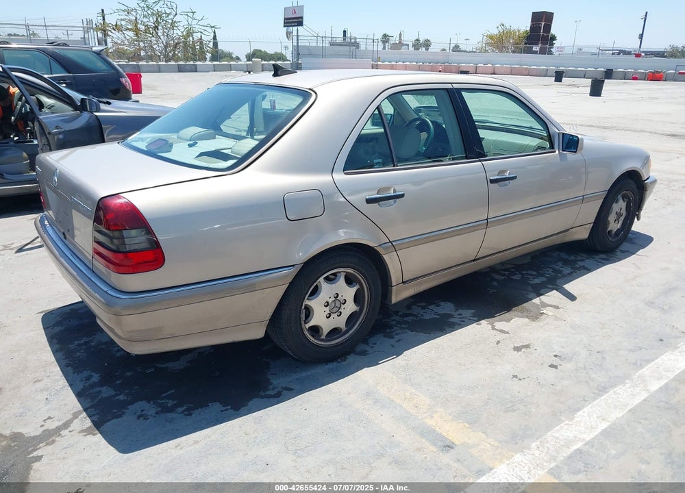2000 MERCEDES-BENZ C 230 KOMPRESSOR VIN: WDBHA24G1YA812740