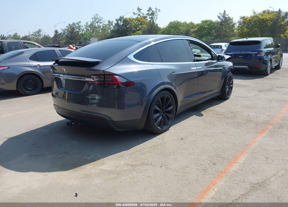 2019 TESLA MODEL X VIN: 5YJXCBE2XKF181057