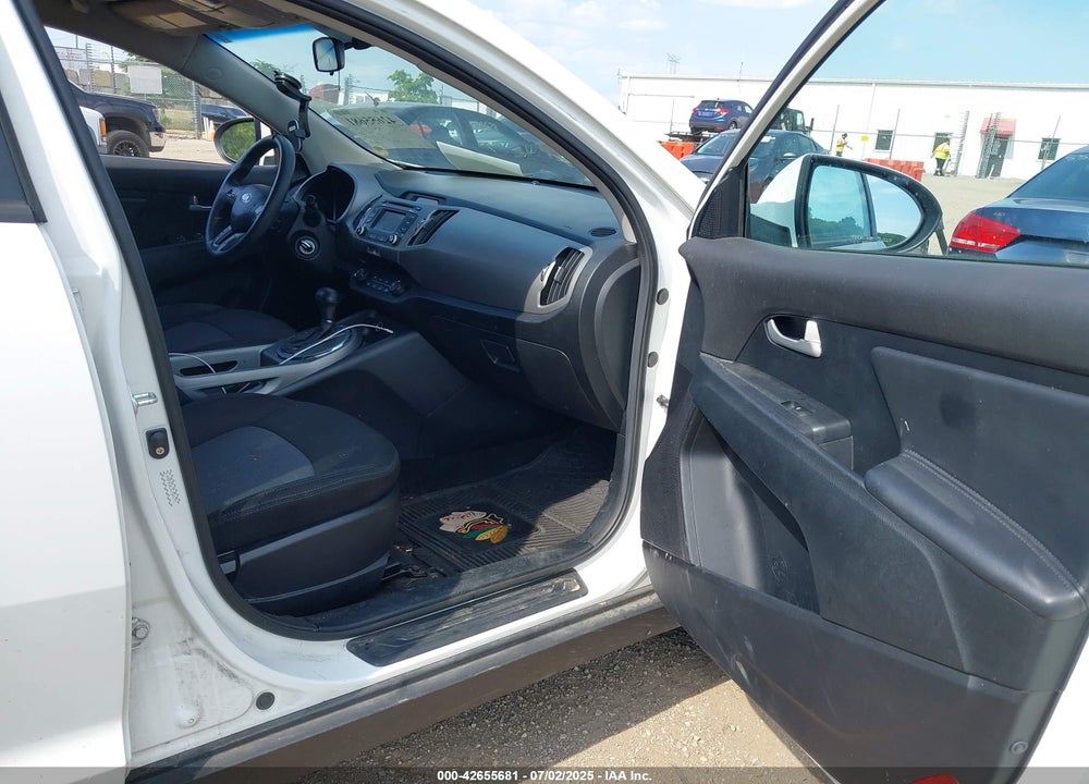 2016 KIA SPORTAGE VIN: KNDPB3ACXG7844793