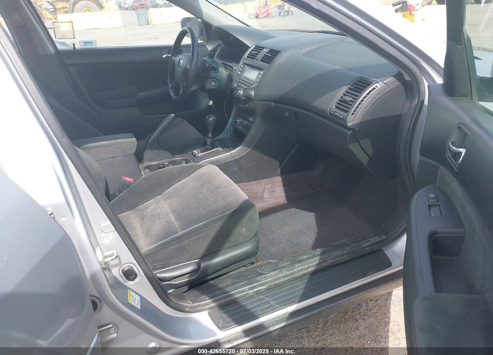 2005 HONDA ACCORD 2.4 LX VIN: 1HGCM55405A146024