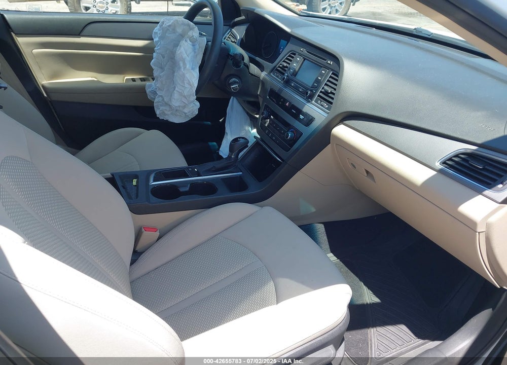 2015 HYUNDAI SONATA SE VIN: 5NPE24AF5FH179092
