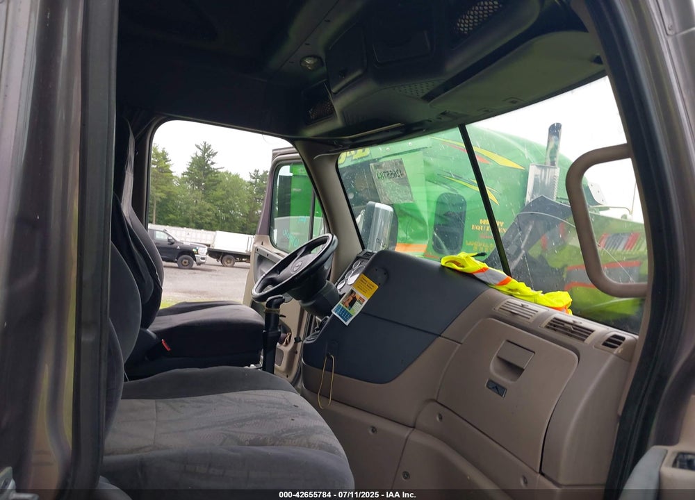 2015 FREIGHTLINER CASCADIA 125 VIN: 3AKJGLD54FSGB5046