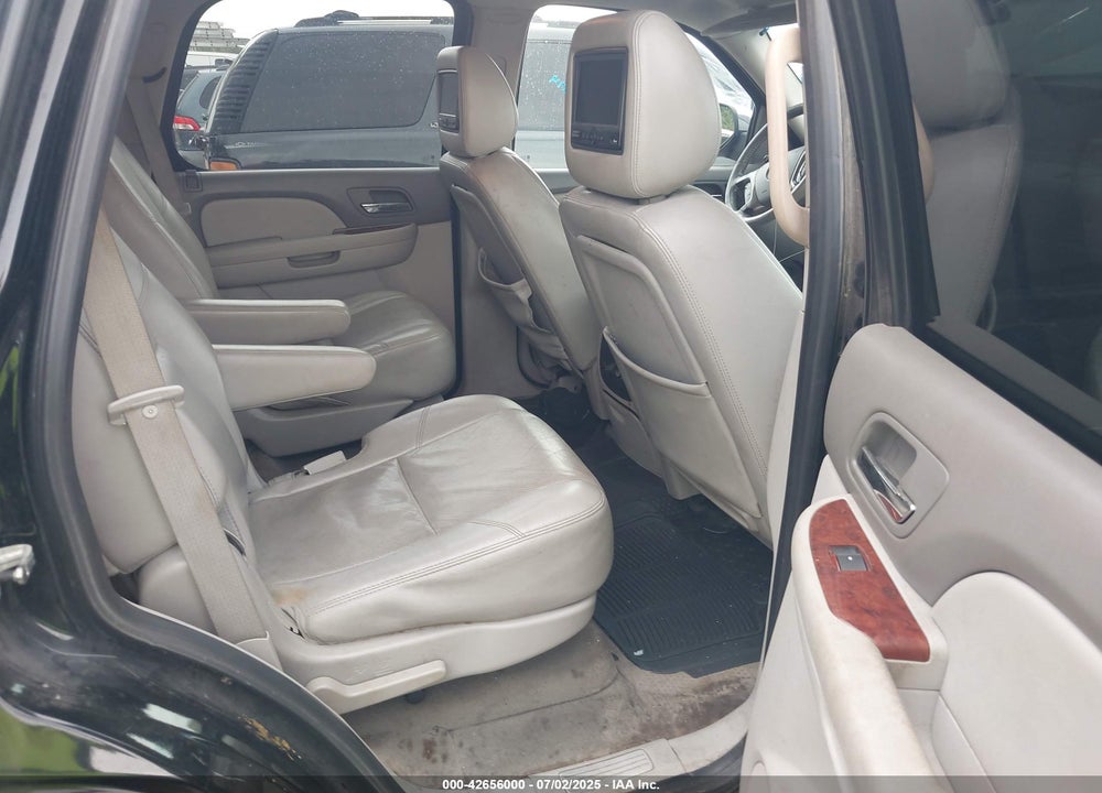 2009 CHEVROLET TAHOE VIN: 1GNFC33J09R184315