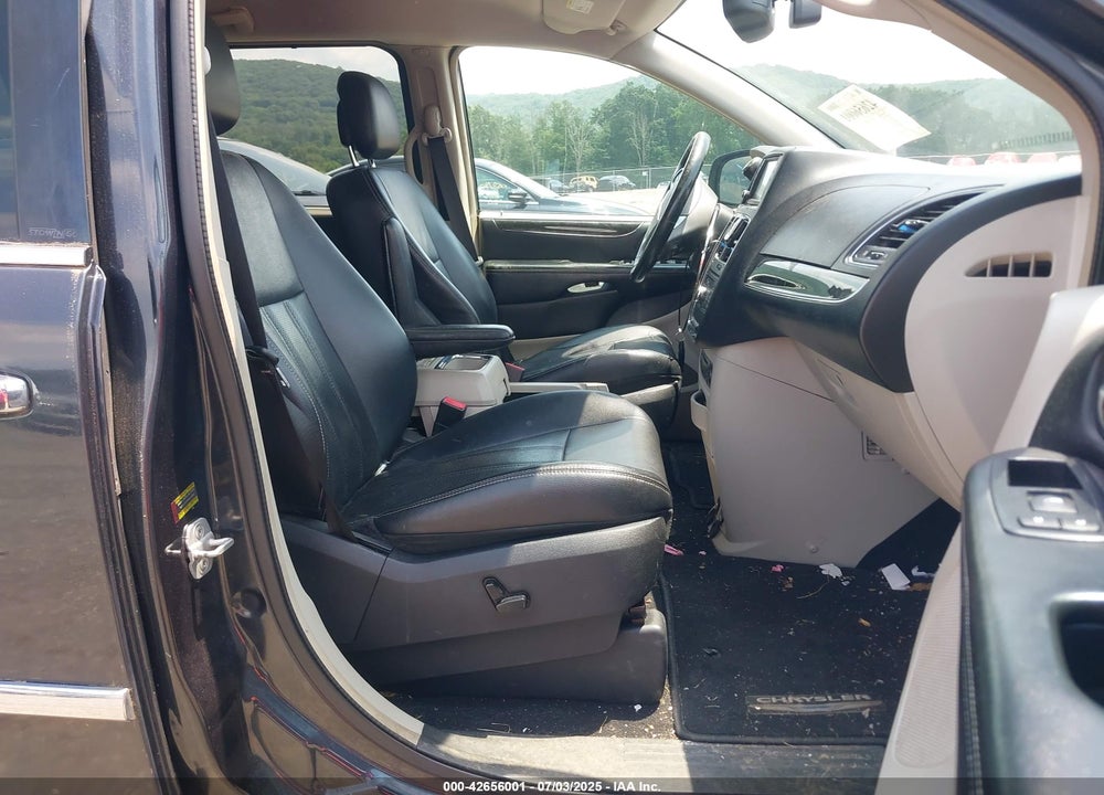 2013 CHRYSLER TOWN & COUNTRY VIN: 2C4RC1CG4DR621685