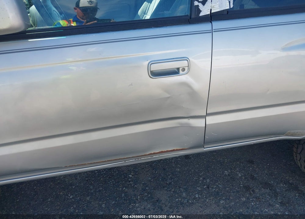2000 TOYOTA 4RUNNER SR5 V6 VIN: JT3GN86R7Y0166584