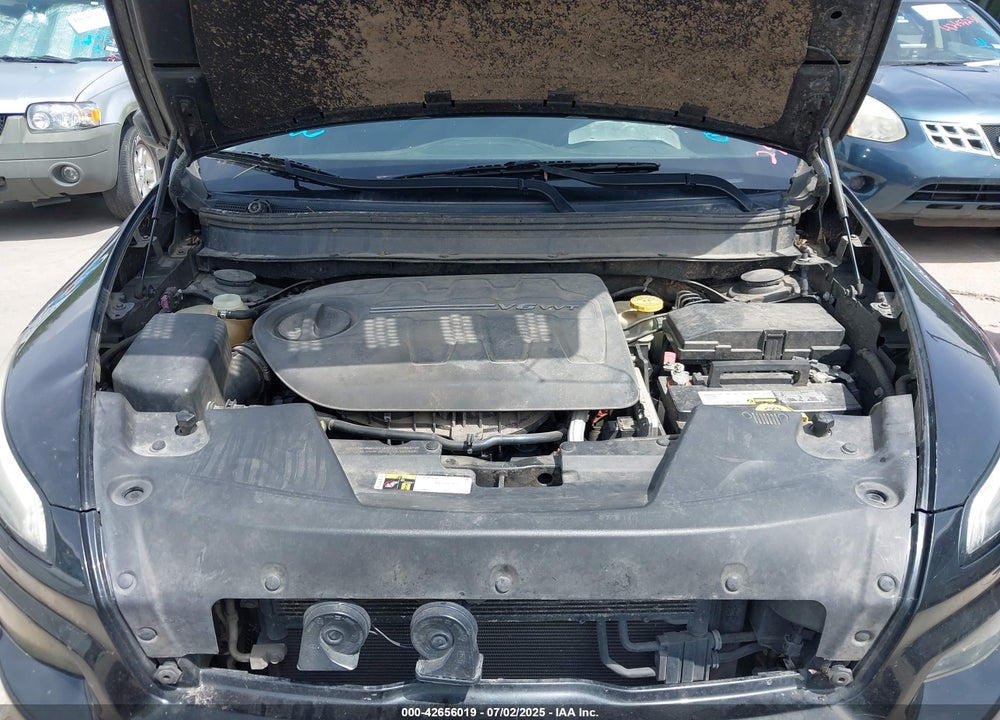 2015 JEEP CHEROKEE VIN: 1C4PJLCS0FW737585