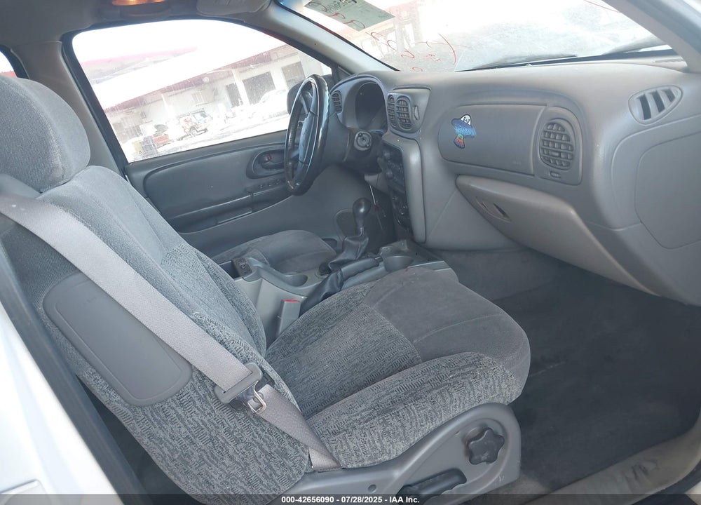 2002 CHEVROLET TRAILBLAZER VIN: 1GNDS13S122522990