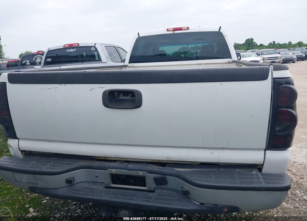 2007 CHEVROLET SILVERADO 2500HD CLASSIC WORK TRUCK VIN: 1GCHC23U67F109140