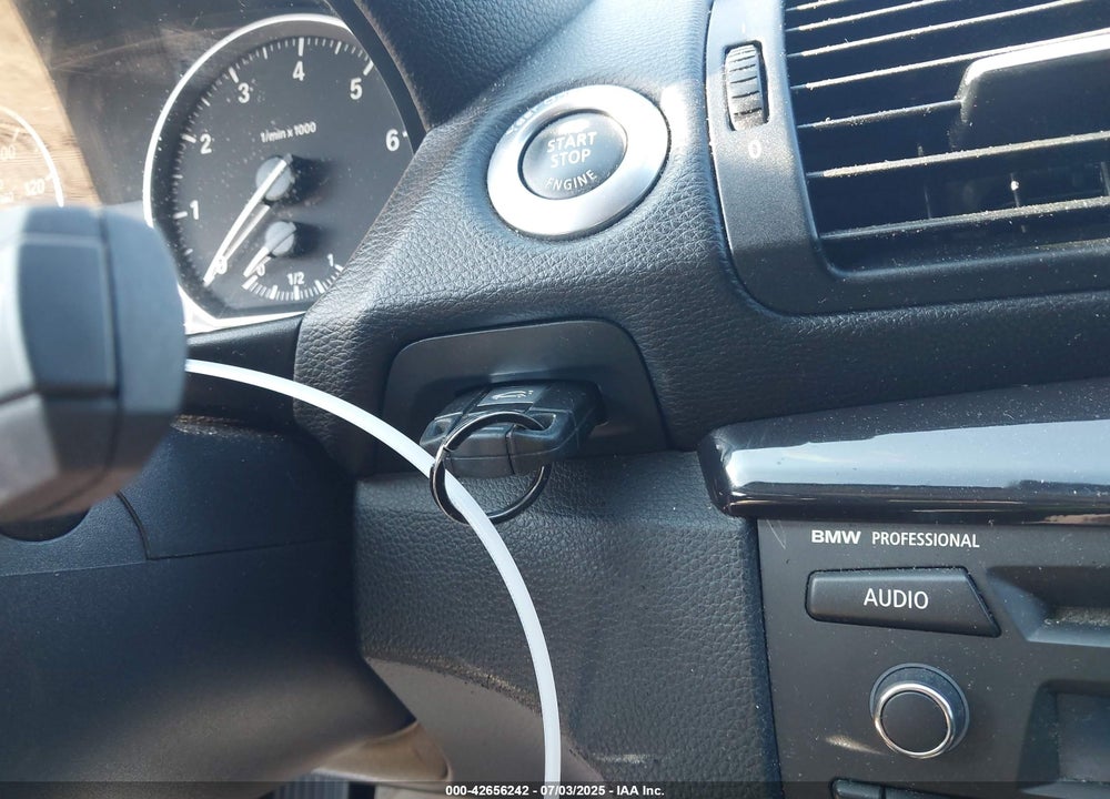 2009 BMW 128I VIN: WBAUP93589VF48725