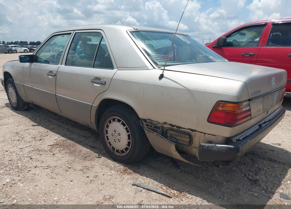 1992 MERCEDES-BENZ 300 E VIN: WDBEA30D5NB703126